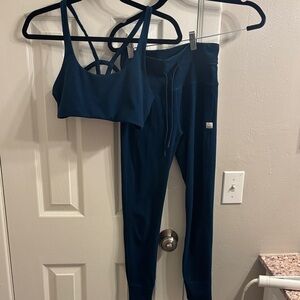 Vuori Navy Leggings and Sports Bra Set